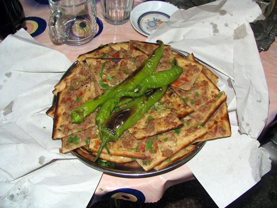 Konya Etli Ekmek Tarifi ve Malzemeleri